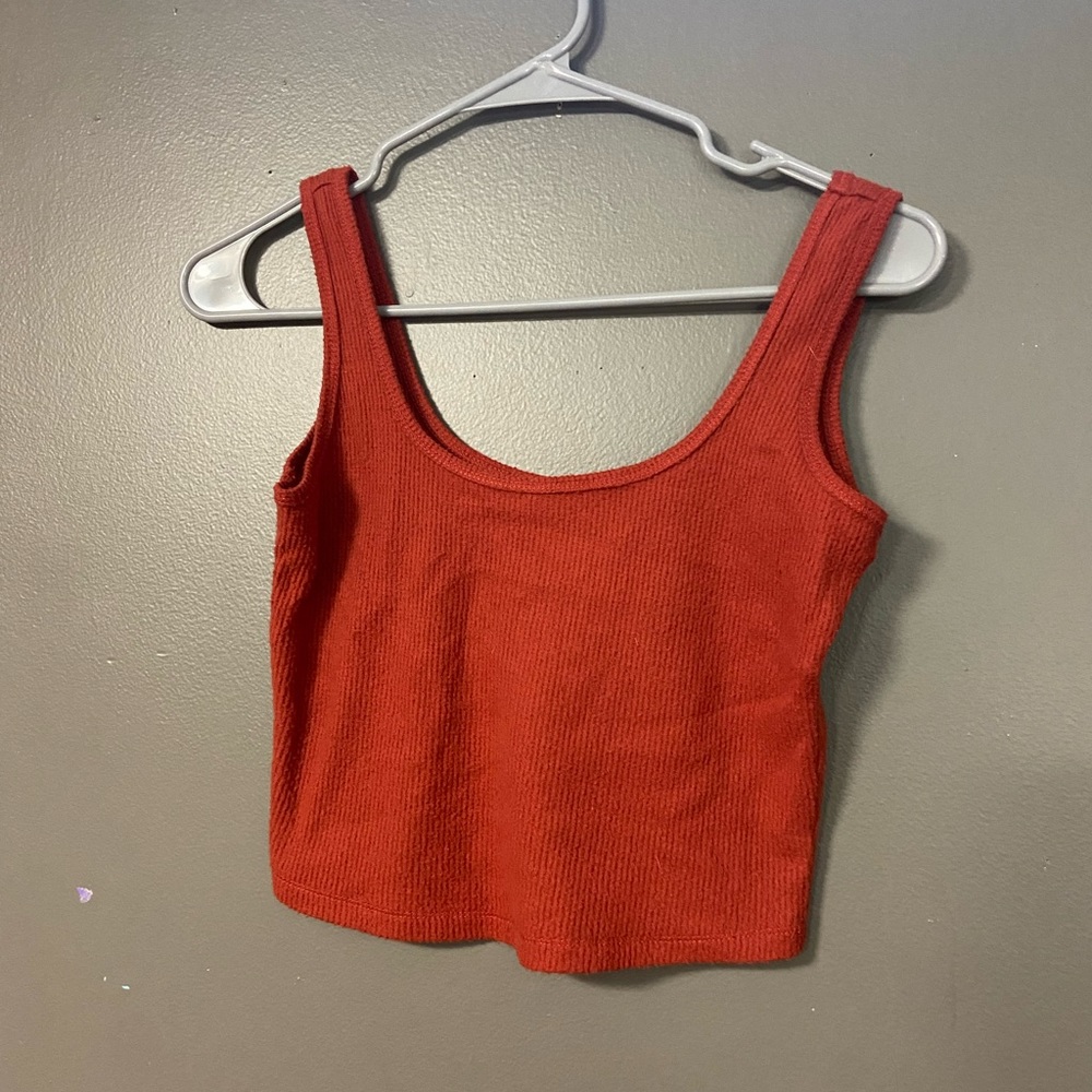rust colored cropped tank top